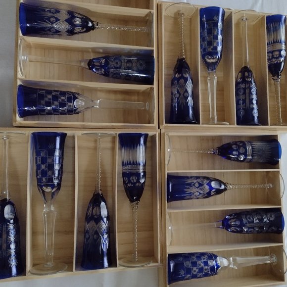 LAST set of 4 Vintage Bohemian Czech Stunning CHAMPAGNE flutes. Blue/Clear - Picture 2 of 14